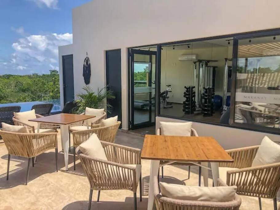 Suit Next To The Common Top Roof Exclusive Building Kingsize Bed 2 Super Pools, Gym, Grill Tulum Hébergement de vacances