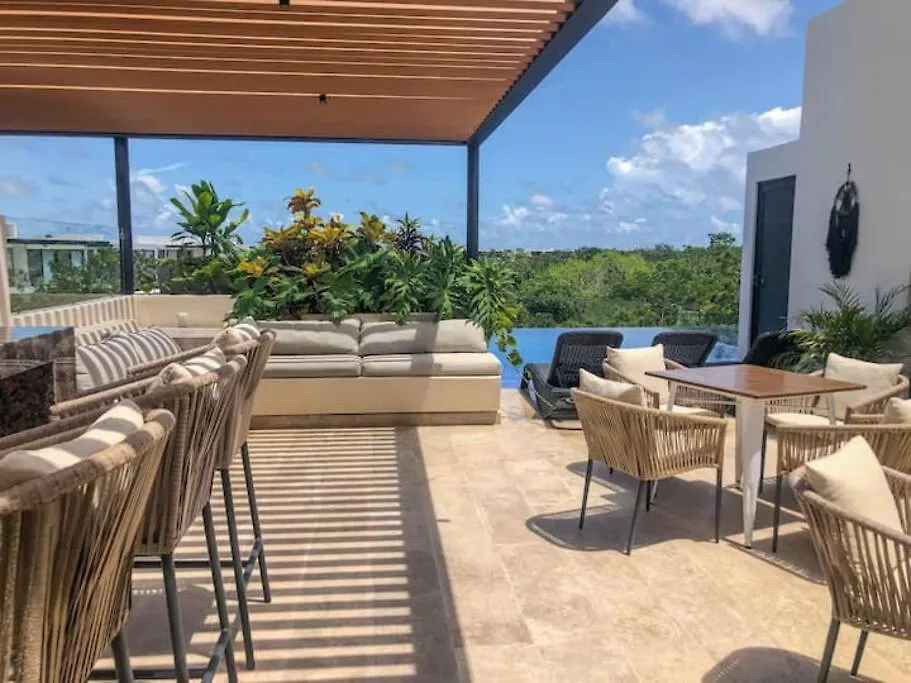 Suit Next To The Common Top Roof Exclusive Building Kingsize Bed 2 Super Pools, Gym, Grill Tulum Hébergement de vacances