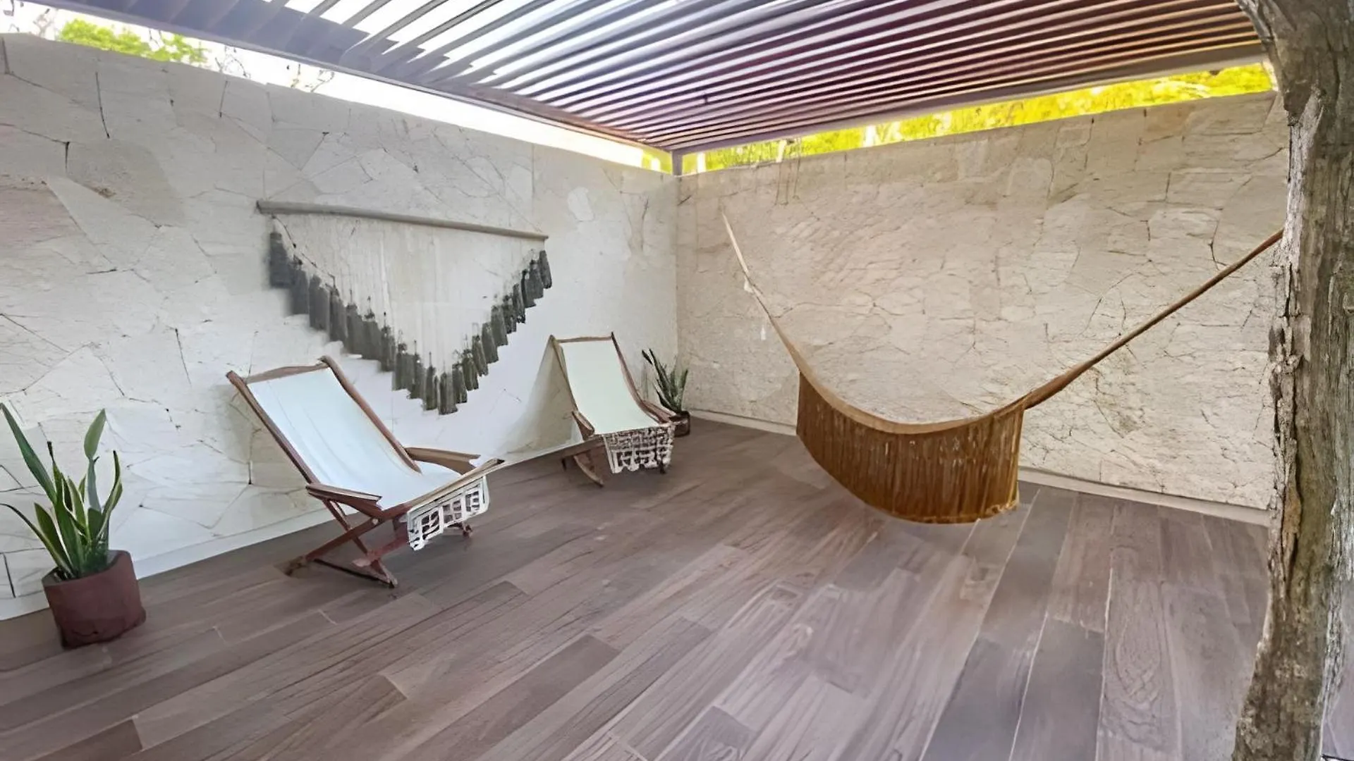 Suit Next To The Common Top Roof Exclusive Building Kingsize Bed 2 Super Pools, Gym, Grill Τουλούμ